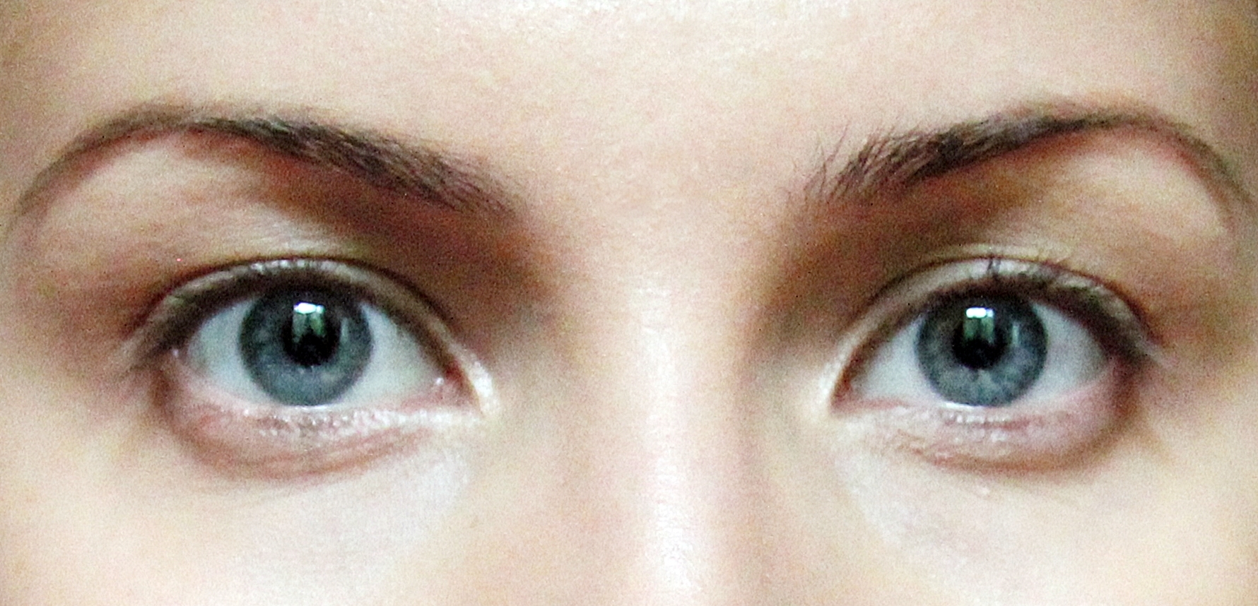 Second eye. Два глаза. Два глаза человека. Обычные глаза. Фотография двух глаз.